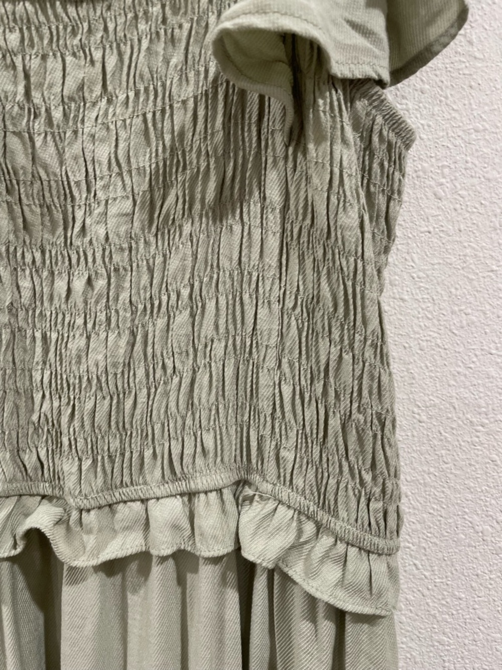 Moon River Smocked Ruffle Sleeve Maxi Dress Sage Green Size Medium Spring Summer - Picture 7 of 8
